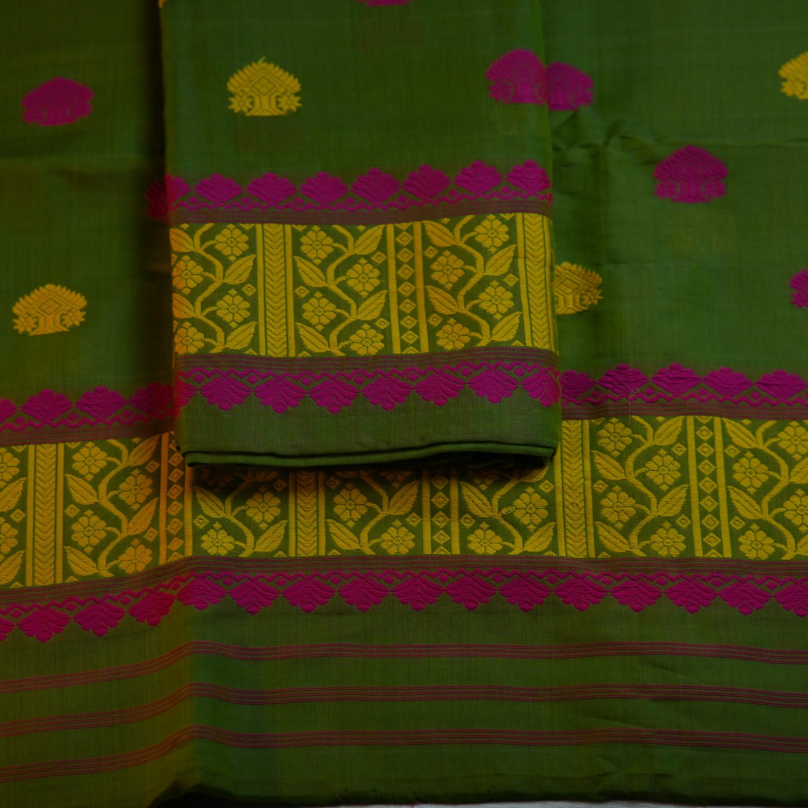 Handcrafted Nunee Cotton Sador Mekhela with unstitched Blouse piece - Image 2