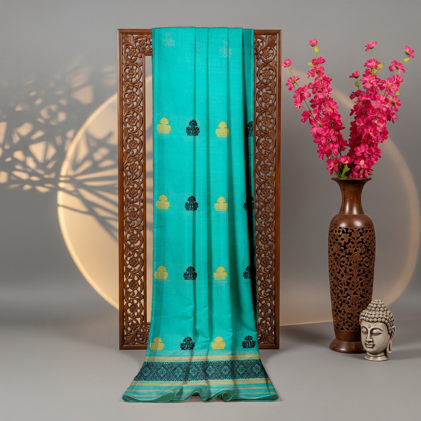 Handcrafted Silk Cotton Sador Mekhela with unstitched Blouse piece - Image 2