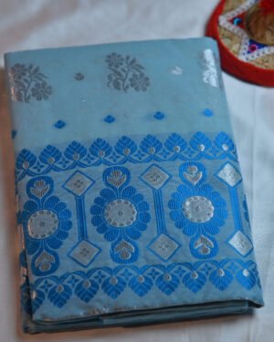 Toss silk mekhela sador with unstitched blouse