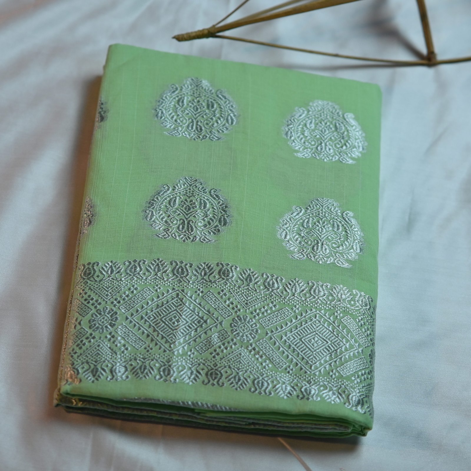 Mastrise Sador mekhela with unstitched blouse